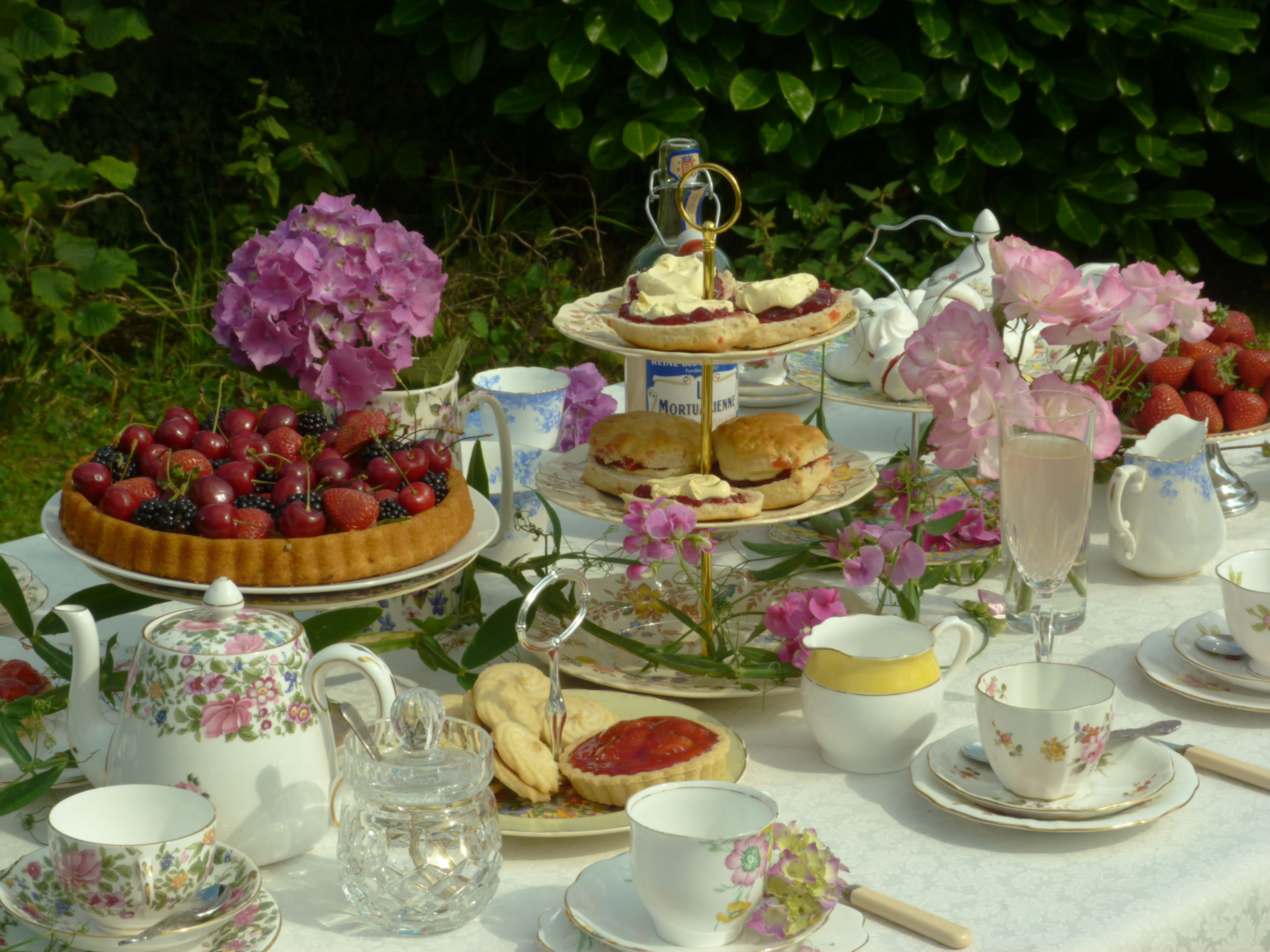 High Tea & Heel Biesland Bakt in Thee-resia Samentuin